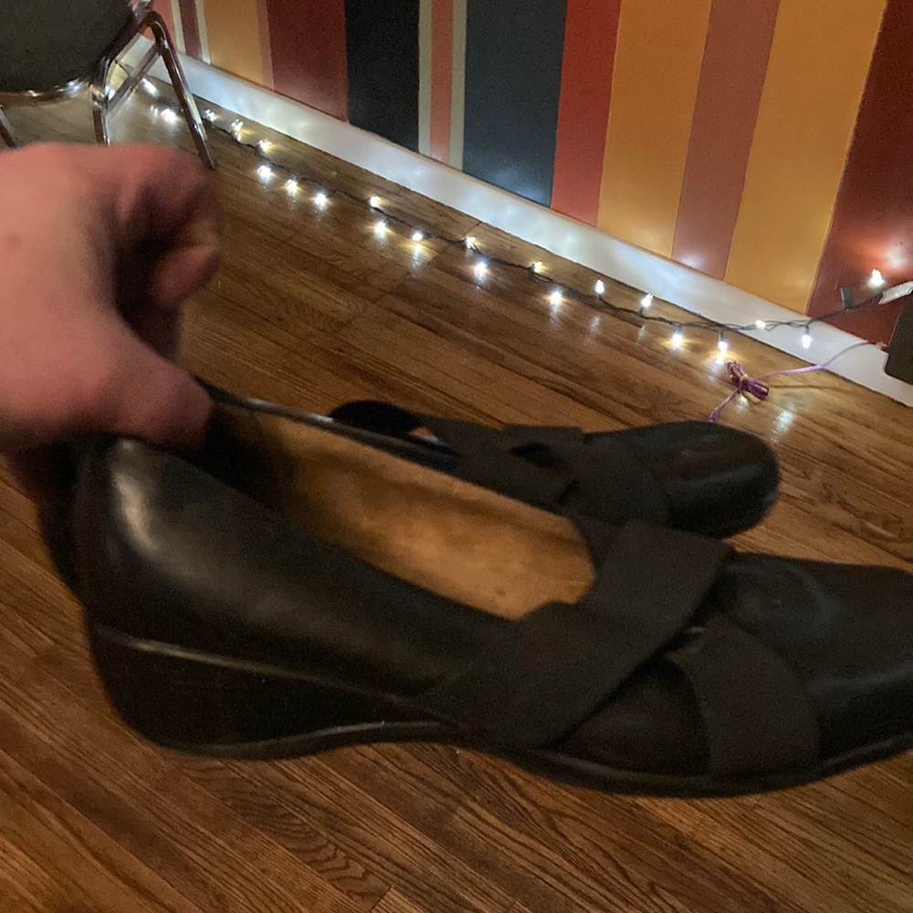 Black Naturalizer shoes size 7 1/2 leather upper balance quality man made